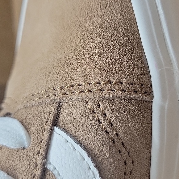 Van's old school Stackfo platform Brand new in the box authentic uper leather. - Picture 7 of 11